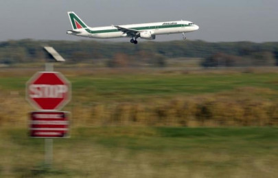 world s 10 most stunning airport approaches world s 10 most stunning airport approaches