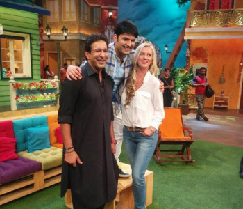 wasim akram proposes to wife on tv wasim akram proposes to wife on tv