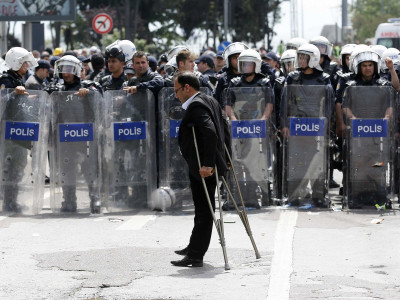 istanbul braces for police lockdown on may day