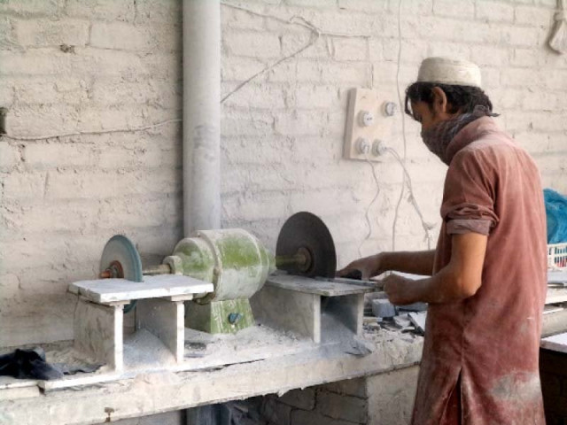 there is also no concept of using safety gloves near chemicals and cutting equipment photos shazia mehboob express there is also no concept of using safety gloves near chemicals and cutting equipment photos shazia mehboob express