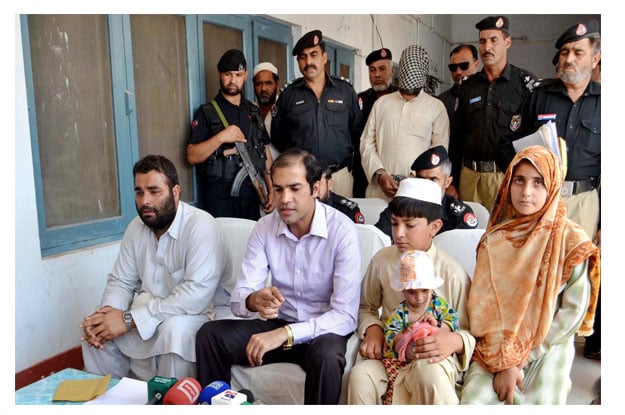 hayatabad asp hassan afzal addressing a press conference at pastkhara ps photo inp