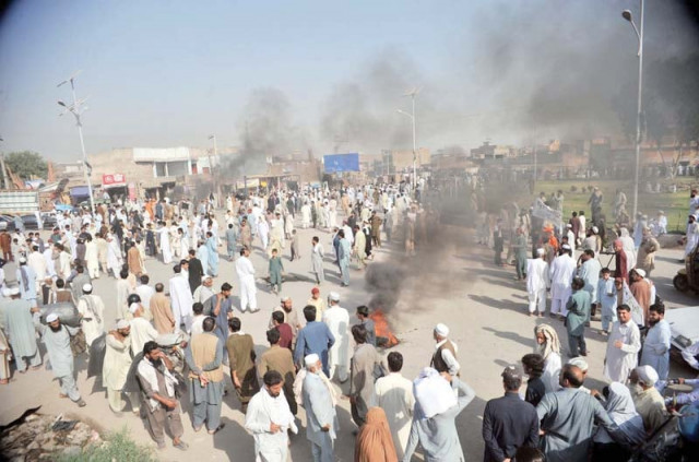 residents of hazar khwani burn tyres on ring road following prolonged load shedding photo ppi residents of hazar khwani burn tyres on ring road following prolonged load shedding photo ppi