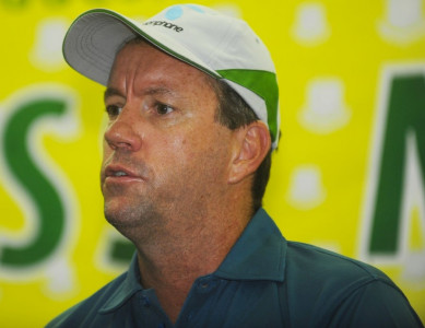 stuart law frontrunner for pakistan head coach