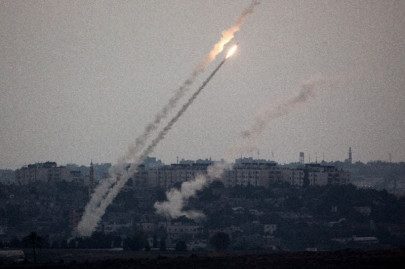 israel clashes with palestinians on gaza border army