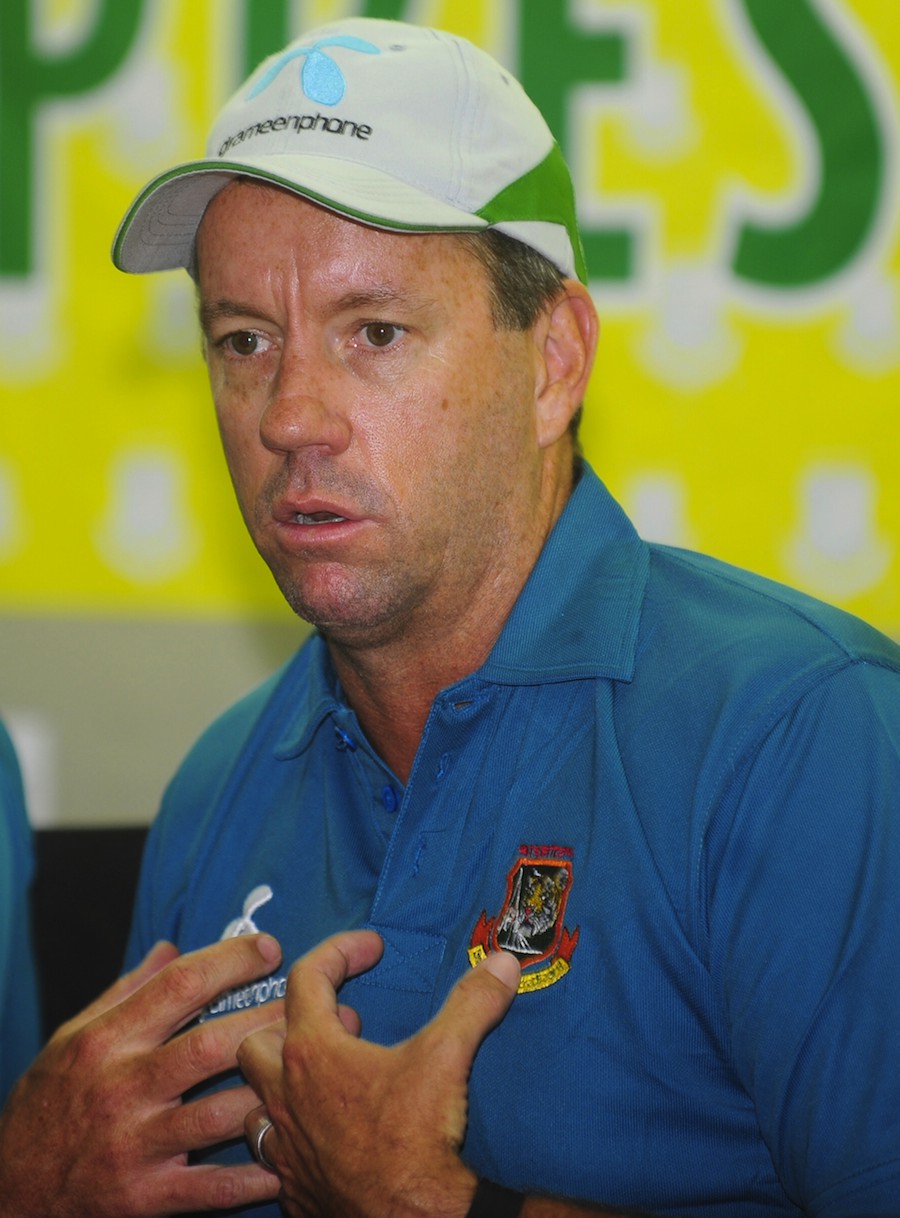 stuart law bangladesh 039 s new coach speaks to reporters mirpur july 18 2011 photo afp