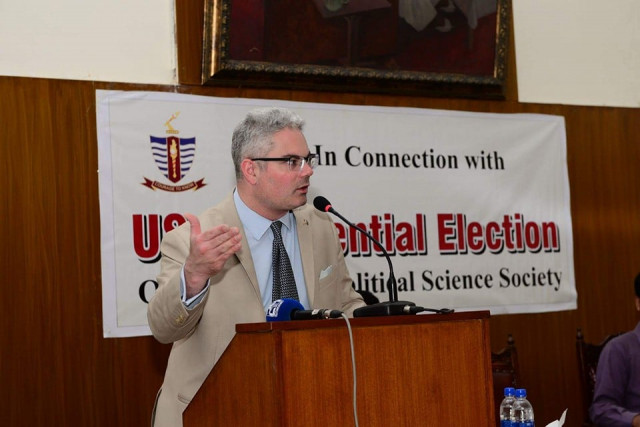 us consul general speaks at gcu photo nni us consul general speaks at gcu photo nni