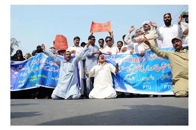 government teachers hold a demonstration in support of their demands photo online government teachers hold a demonstration in support of their demands photo online