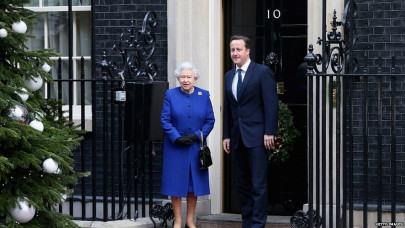 queen and british pm in double diplomatic gaffe