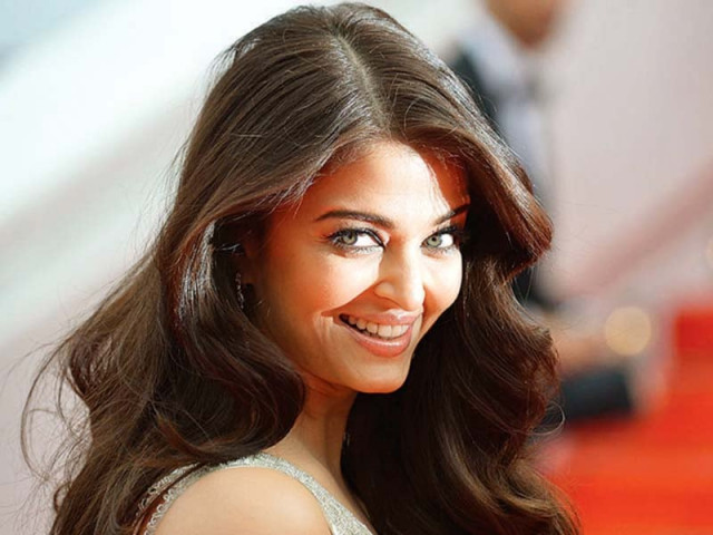 aishwarya visited wagah border to shoot for her upcoming film sarbjit photo file aishwarya visited wagah border to shoot for her upcoming film sarbjit photo file