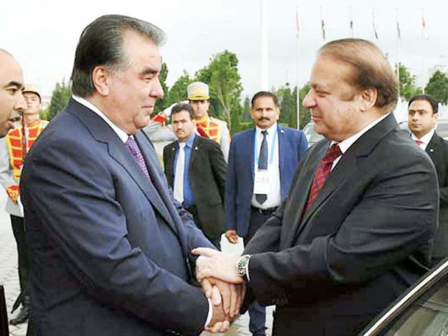 tajik president emomali rahmon receives prime minister nawaz sharif at the presidential palace in dushanbe photo app tajik president emomali rahmon receives prime minister nawaz sharif at the presidential palace in dushanbe photo app