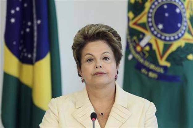 president dilma rousseff meets with representatives of cry of the earth a protest event organized by the national confederation of agricultural workers contag at the planalto palace in brasilia april 24 2013 photo reuters