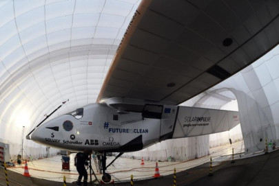 solar impulse 2 leaves arizona on record breaking flight