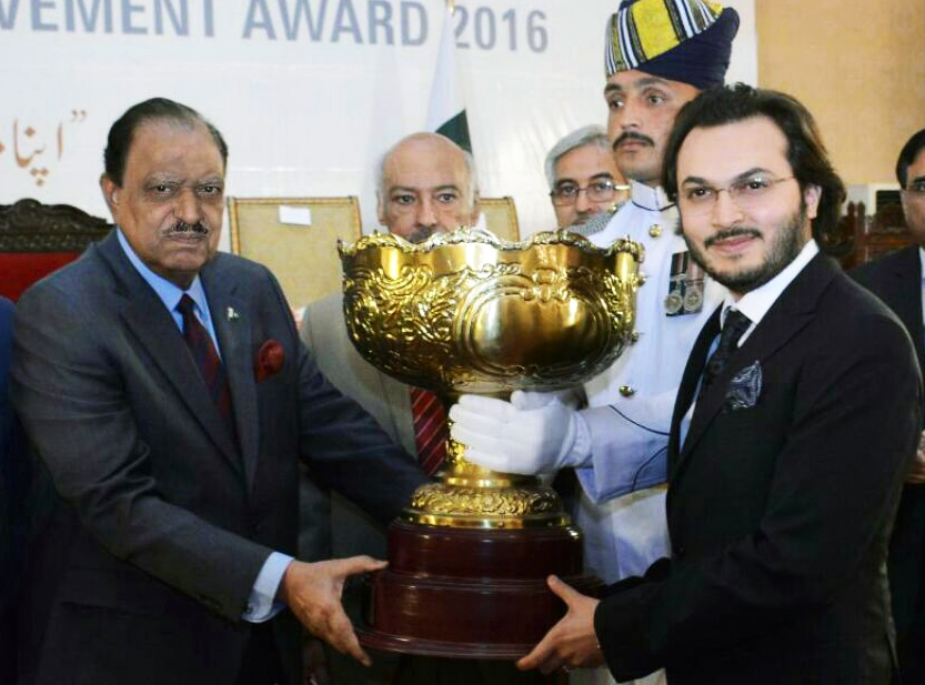 president mamnoon hussain awards mr hamza munir bhatti the prestigious son of lahore title