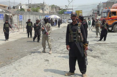 still closed no border crossing for third consecutive day still closed no border crossing for third consecutive day