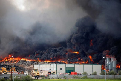suspected arson at spanish tyre dump forces evacuations suspected arson at spanish tyre dump forces evacuations