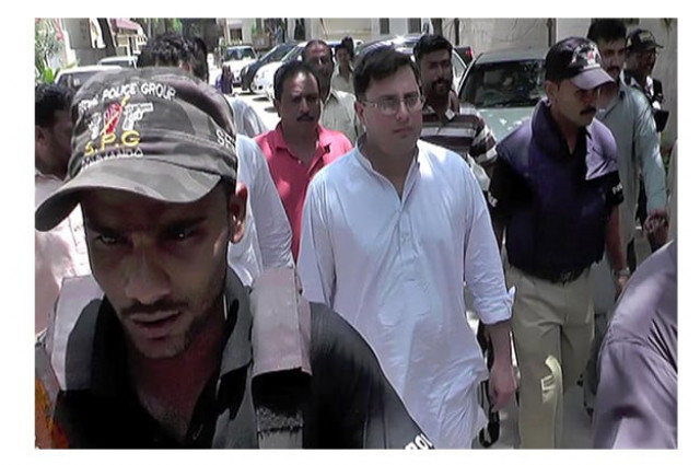 family members of kesc md shahid hamid arrive at city court for identification photo inp family members of kesc md shahid hamid arrive at city court for identification photo inp