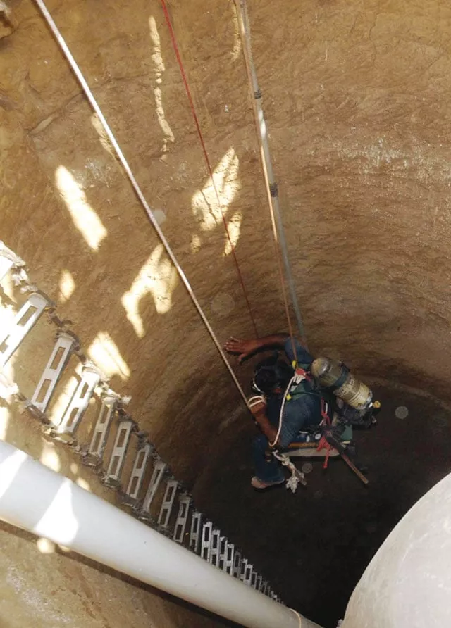the factory workers were cleaning the water tank when the incident occurred eye witnesses said photo rashid ajmeri express the factory workers were cleaning the water tank when the incident occurred eye witnesses said photo rashid ajmeri express