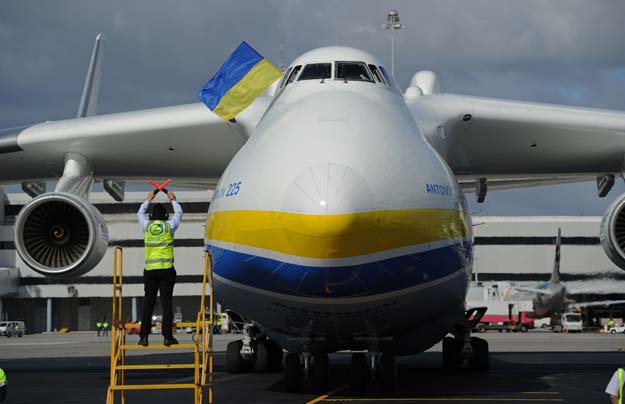 the world 039 s largest aircraft the ukraine built antonov an 225 mriya is positioned after touching down at perth airport on may 15 2016 photo afp
