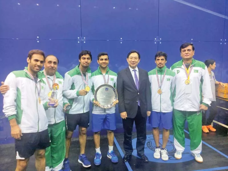 pakistan squash team poses with the trophy after defeating hong kong in the final to secure their 15th asian squash team championship title photo courtesy psf pakistan squash team poses with the trophy after defeating hong kong in the final to secure their 15th asian squash team championship title photo courtesy psf