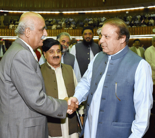 pm nawaz shakes hands with leader of the opposition khursheed shah photo app pm nawaz shakes hands with leader of the opposition khursheed shah photo app