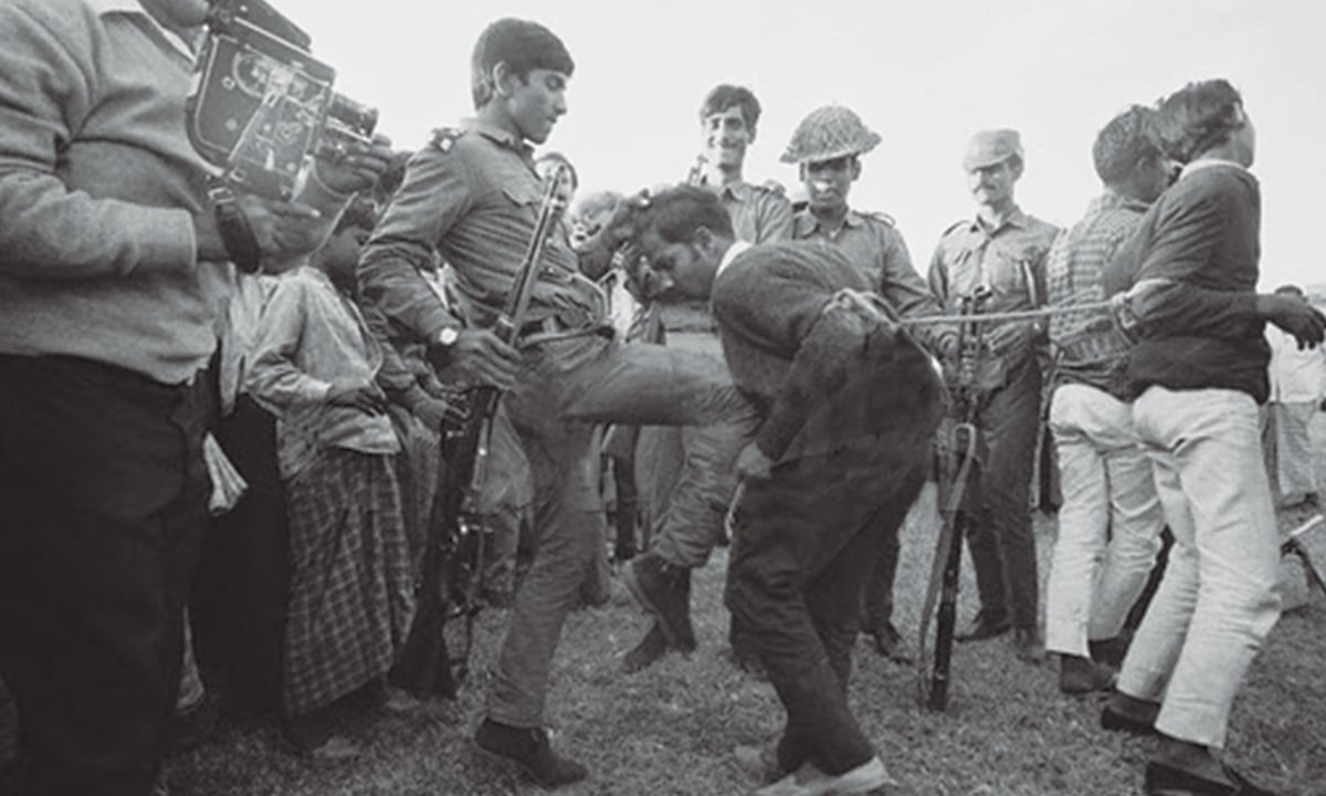 pakistani soldiers rounding up a bangladeshi liberation fighter in 1971 photo mujibnagar website