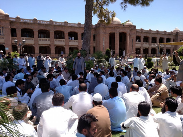 said they would not stop until amjad ali is removed from seat photo sohail khattak express