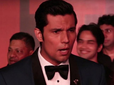 randeep hooda loses his cool at sarbjit premiere
