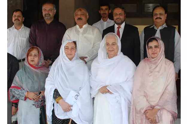 group photo of punjab minister for higher education zakia shahnawaz after 1st syndicate meeting of khwaja fareed university of engineering and information technology photo inp group photo of punjab minister for higher education zakia shahnawaz after 1st syndicate meeting of khwaja fareed university of engineering and information technology photo inp