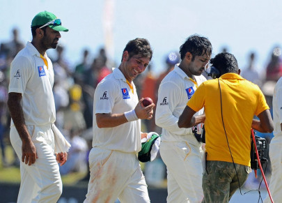 sri lankan herath hails yasir shah s bowling prowess sri lankan herath hails yasir shah s bowling prowess