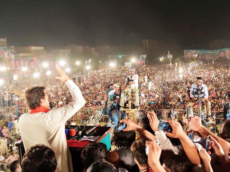 imran khan speaks at a gathering in faisalabad photo online