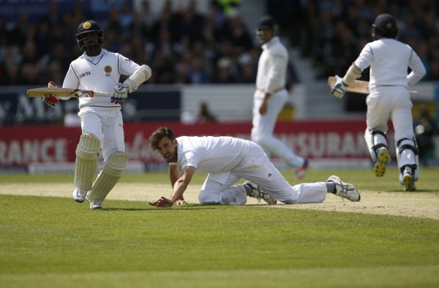england 039 s steven finn fails to stop a drive by sri lanka 039 s kusal mendis photo reuters england 039 s steven finn fails to stop a drive by sri lanka 039 s kusal mendis photo reuters