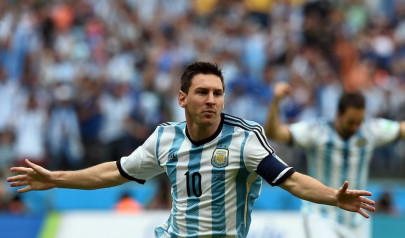 messi aguero called up tevez snubbed messi aguero called up tevez snubbed