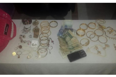 burglary 27 tolas of gold cash stolen from house in sukkur recovered burglary 27 tolas of gold cash stolen from house in sukkur recovered