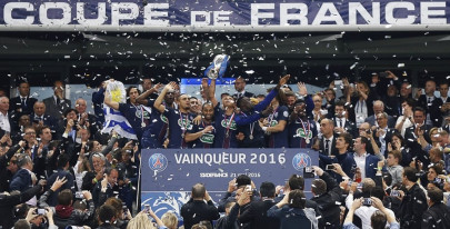 ibrahimovic lifts french cup in psg swansong ibrahimovic lifts french cup in psg swansong