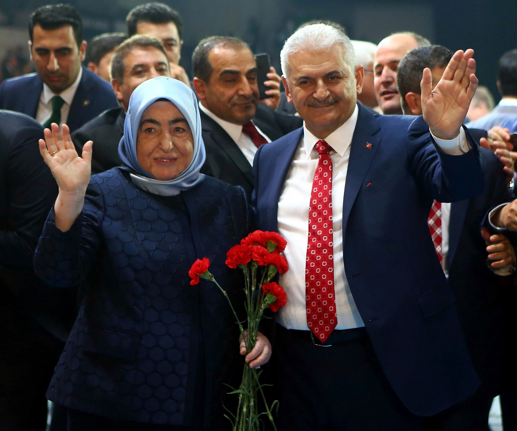 turkey s transport minister elected as head of ruling ak party at congress