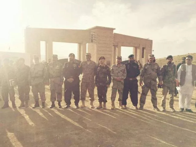 pak afghan security officials at angoor adda with purpose built xing facility in the background photo ispr pak afghan security officials at angoor adda with purpose built xing facility in the background photo ispr