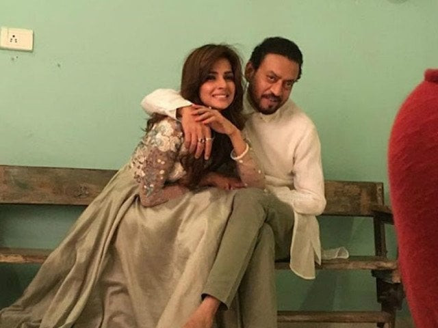 the two actors look adorable together photo allpakistandramapage the two actors look adorable together photo allpakistandramapage