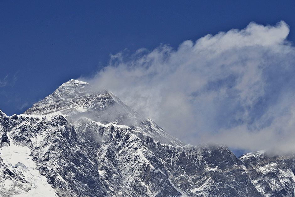 this file photo taken on april 20 2015 shows mount everest in the kumbh region of northeastern nepal an indian mountaineer has died on mount everest and two of his teammates are missing expedition organisers said may 23 2016 taking the death toll from the himalayan climbing season to five photo afp