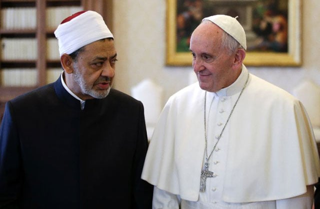 pope and top imam embrace in historic vatican meeting photo afp