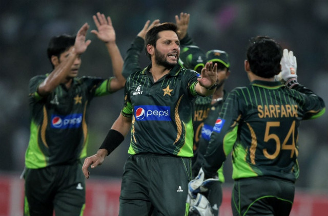 shahid afridi celebrates a wicket with his team mates photo afp shahid afridi celebrates a wicket with his team mates photo afp