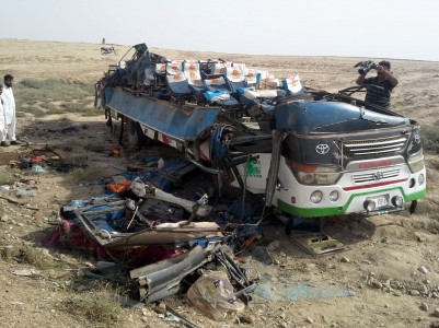 fatal accident road crash leaves 10 dead in hyderabad fatal accident road crash leaves 10 dead in hyderabad