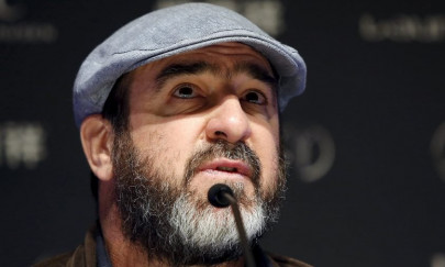 cantona sideswipe as mourinho closes in on man utd