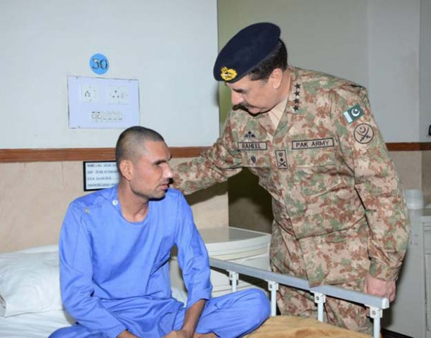 army chief general raheel sharif meets soldiers who lost their eyesight due ied blasts in the ongoing operation zarb e azb photo ispr army chief general raheel sharif meets soldiers who lost their eyesight due ied blasts in the ongoing operation zarb e azb photo ispr