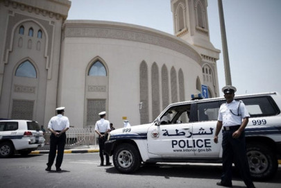 bahrain jails 19 shias for attacks on police