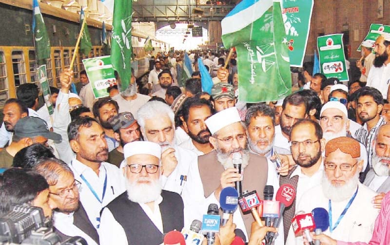 ji chief sirajul haq speaks to protesters at city railway station photo online