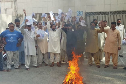 won t stand for it workers protest sdo s manhandling by lawyer won t stand for it workers protest sdo s manhandling by lawyer