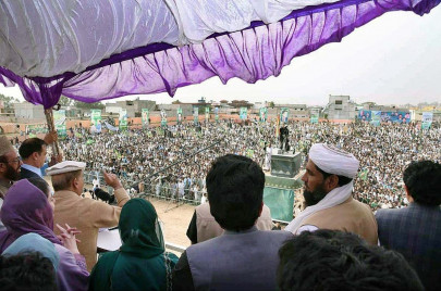 pm asks people to shun pti s policies of chaos