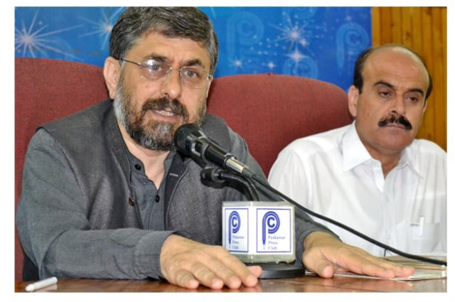 president of malgari doctors association addressing a press conference at ppc photo inp