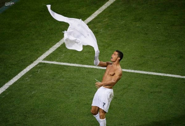 christiano ronaldo celebrates photo twitter vicesports christiano ronaldo celebrates photo twitter vicesports