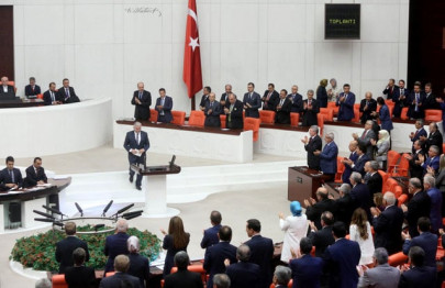 new turkish government passes parliament confidence vote